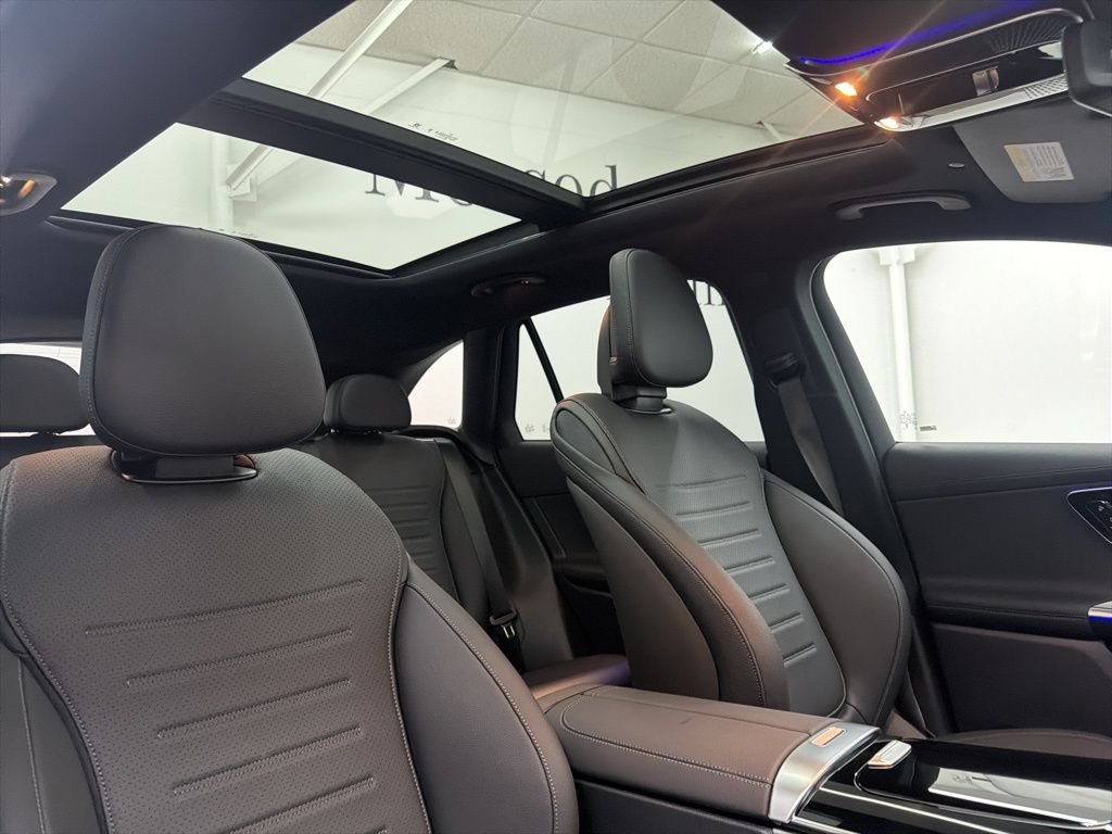 Used 2026 White Mercedes-Benz GLC 300 image 29