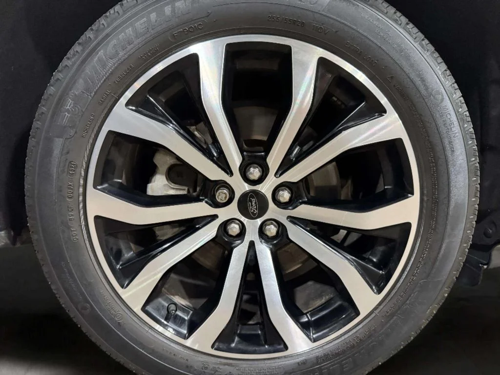 Used 2022 Agate Black Metallic Ford ST-Line image 34