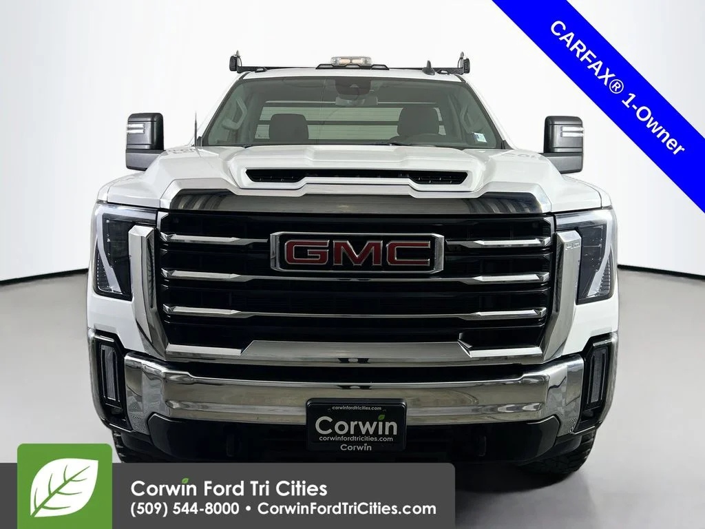 Used 2024 Summit White GMC SLE image 4