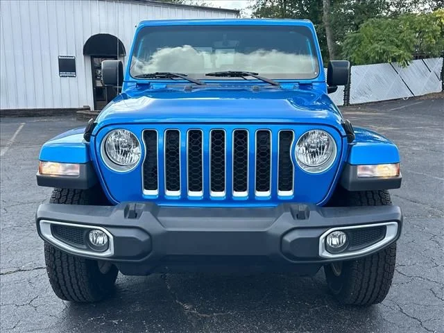 Used 2022 Blue Jeep Overland image 4