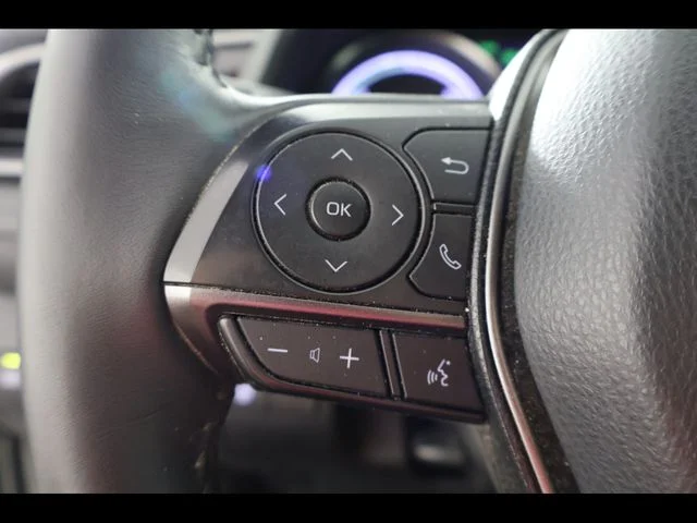 Used 2022 White Toyota XSE image 20