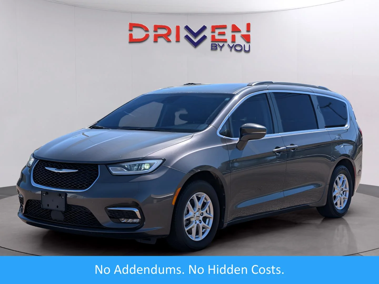 2022 Chrysler Pacifica Touring L's photo