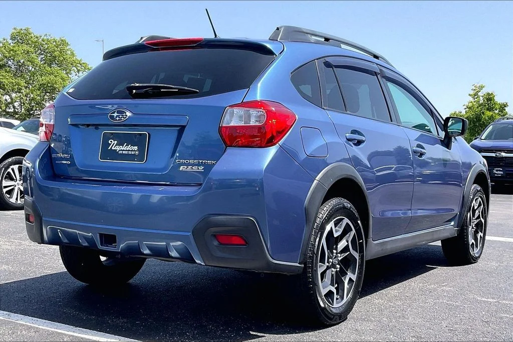 Used 2017 Blue Subaru 2.0i image 11
