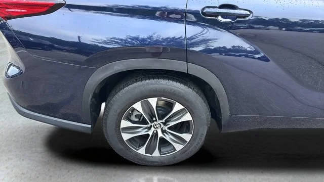 Used 2020  Toyota XLE image 37