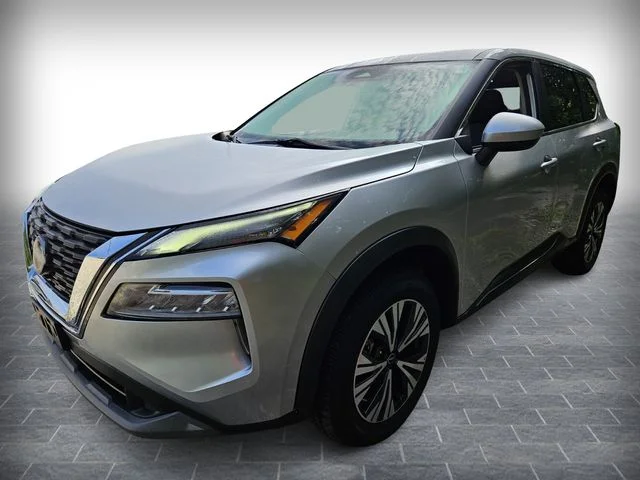 Used 2023 Silver Nissan SV image 3