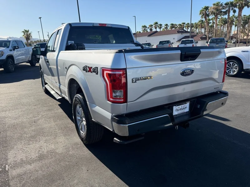 Used 2015 Ingot Silver Meta Ford XLT image 5