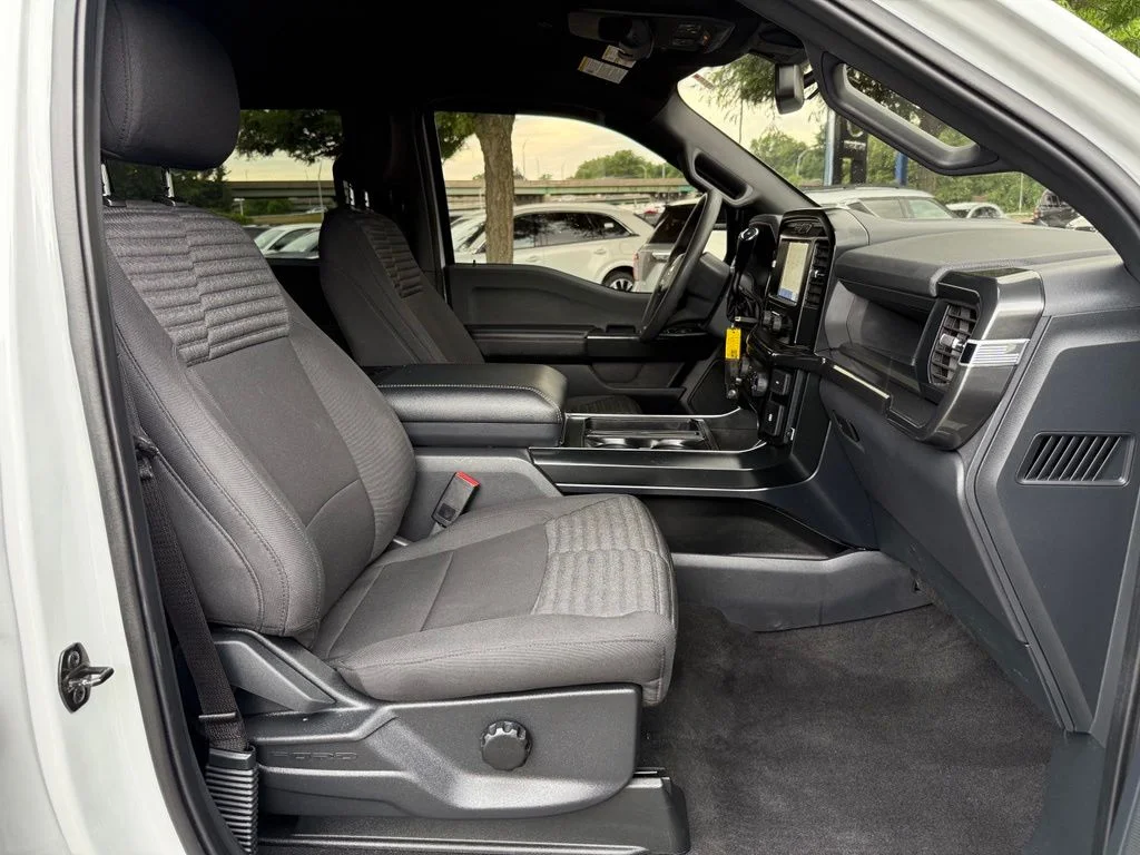 Used 2023 White Ford XL image 30