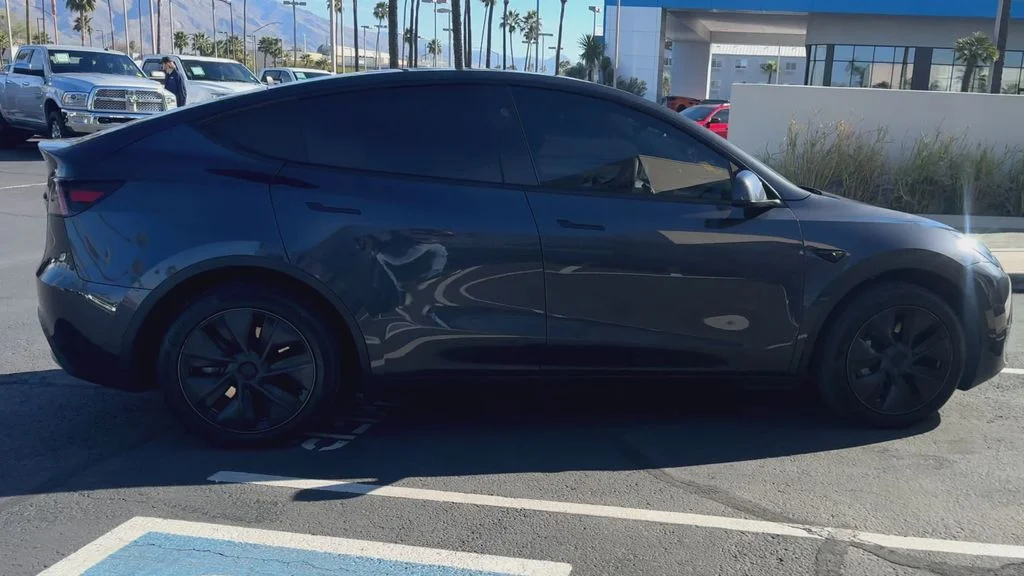 Used 2024  Tesla Long Range image 3