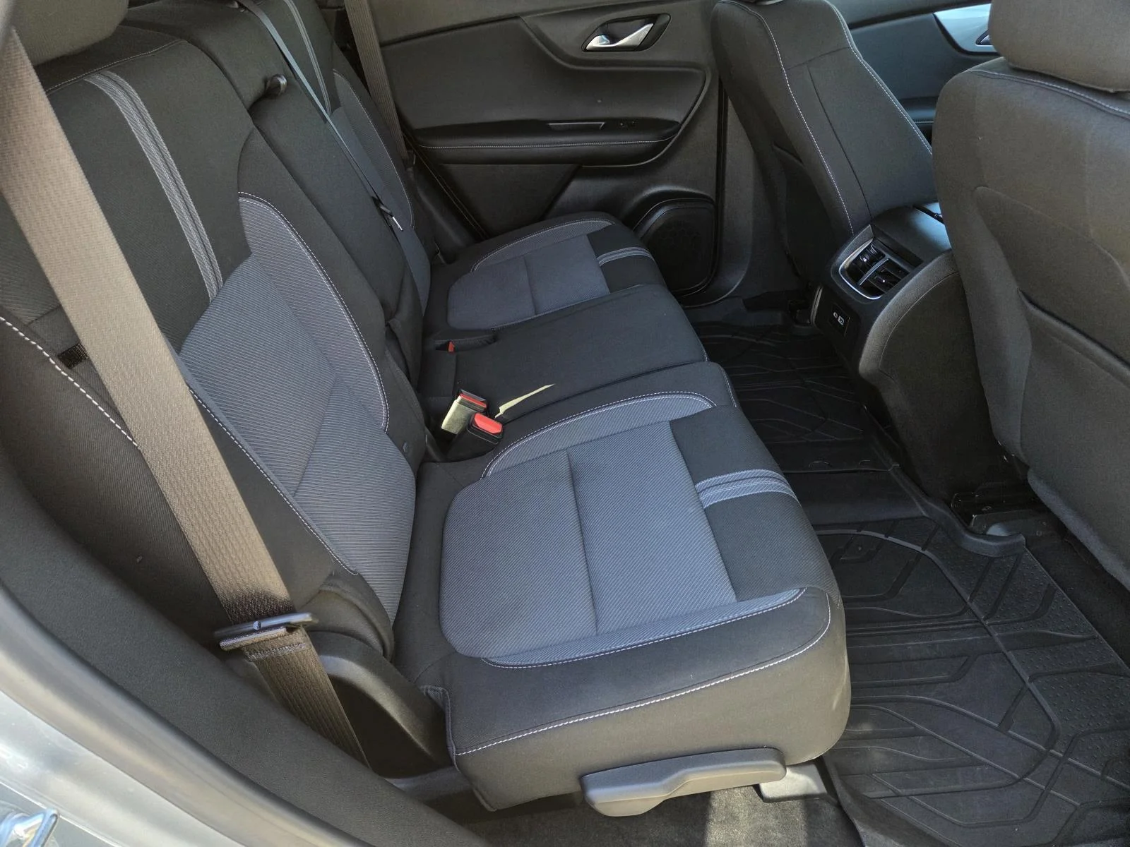 Used 2024 Sterling Gray Metallic Chevrolet LT image 35