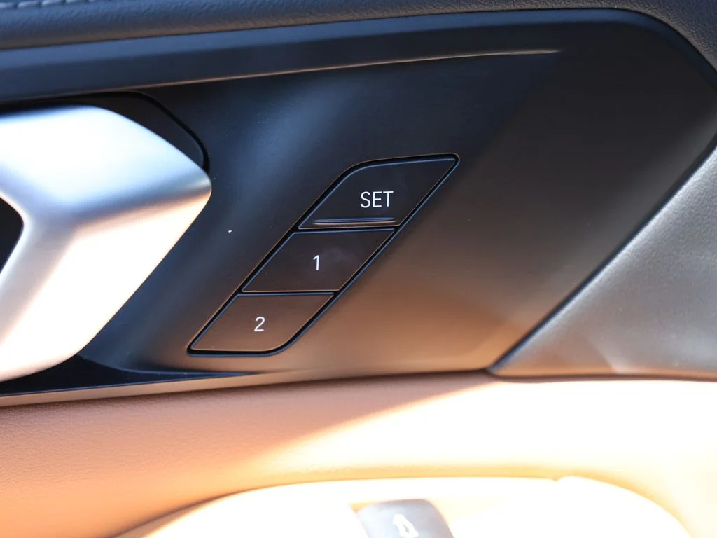 Used 2025 Gray BMW xDrive40i image 16