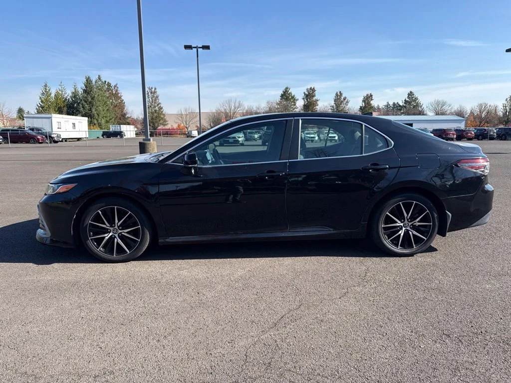 Used 2021 Midnight Black Metallic Toyota LE image 4
