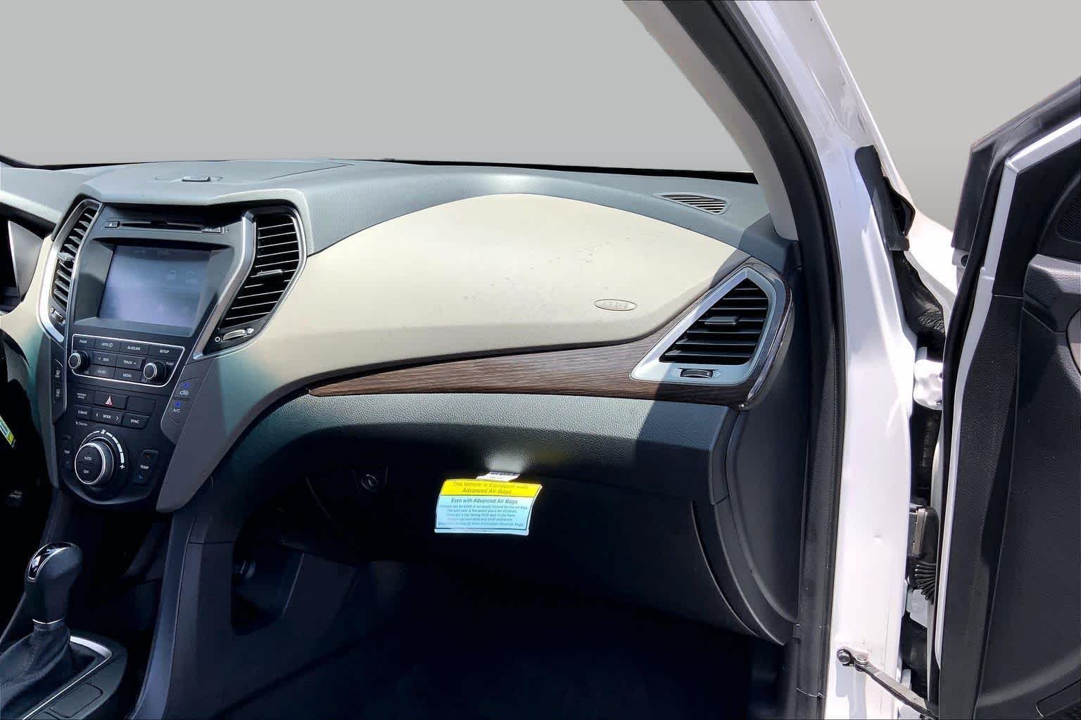Used 2017 Frost White Pearl Hyundai 2.4L image 18