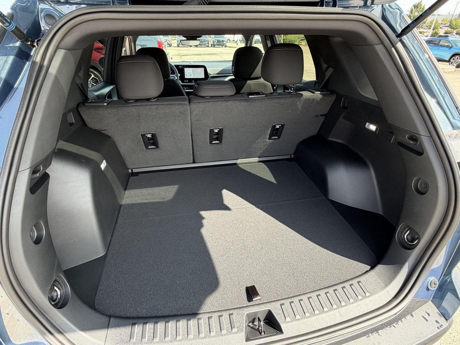2027 Chevrolet Equinox LT - Photo 25