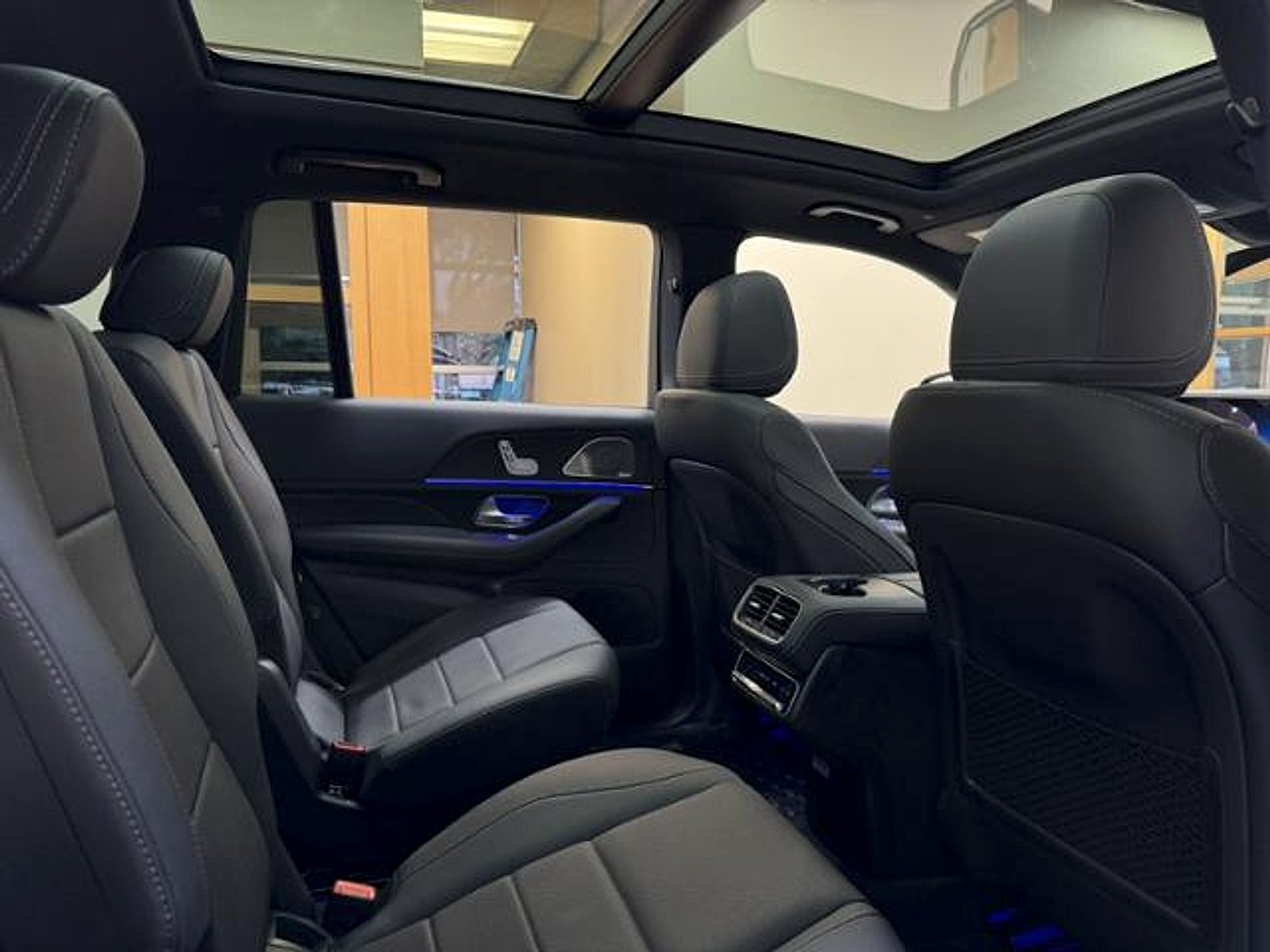 Certified Used 2025 Obsidian Black Metallic Mercedes-Benz GLS 450 image 20
