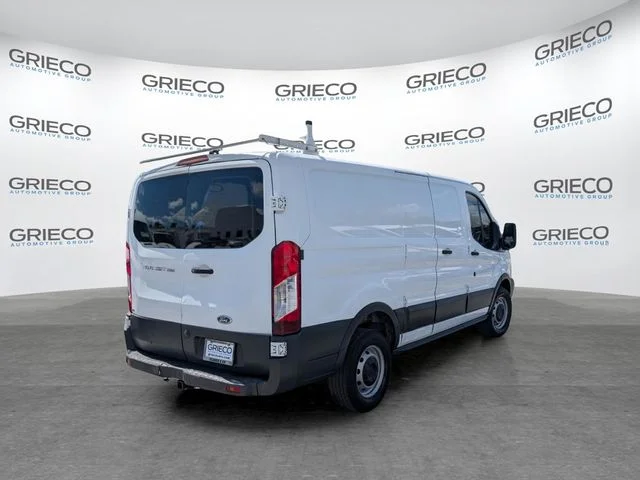 Used 2018 Oxford White Ford Base image 4