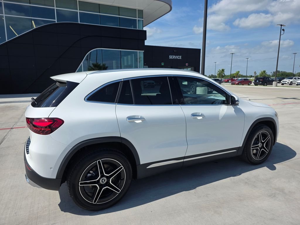 New 2026 Polar White Mercedes-Benz GLA 250 image 7