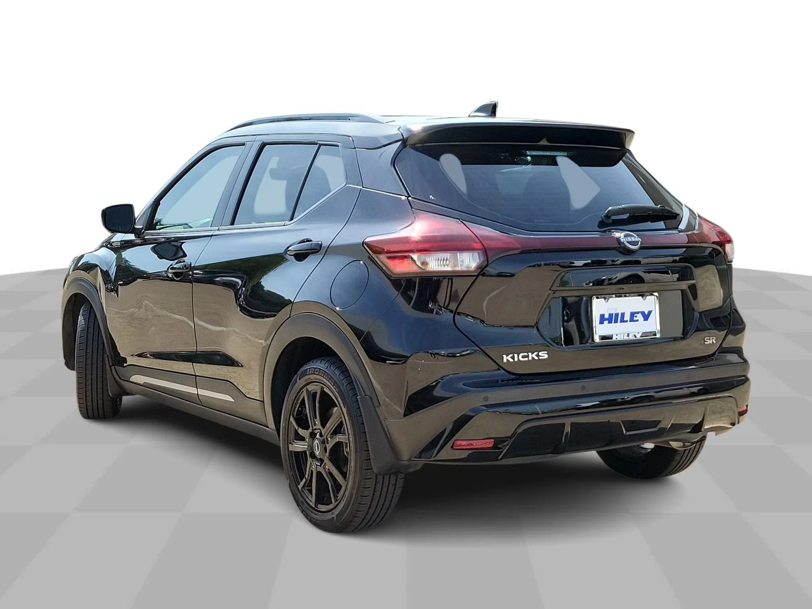 Used 2022 Black Nissan SR Xtronic CVT image 6