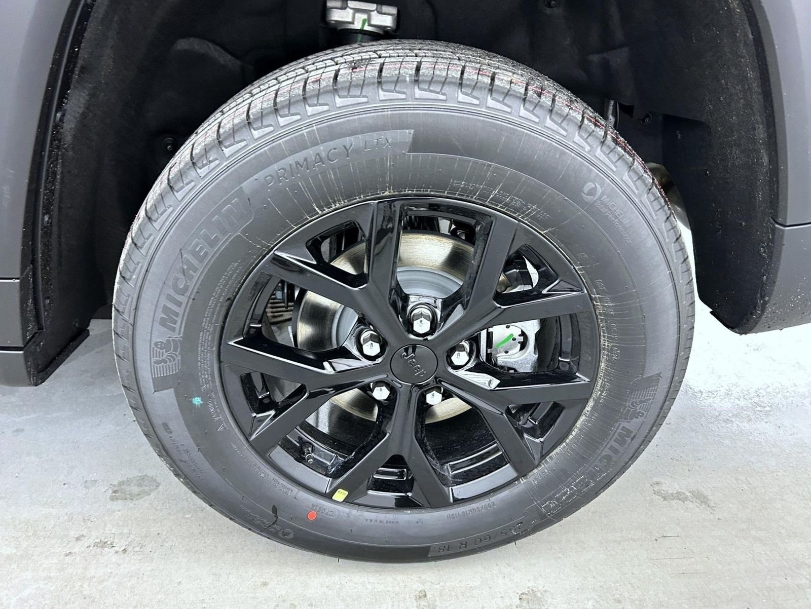 New 2026 Diamond Black Crystal Pearl-Coat Exterior Paint Jeep Altitude image 22