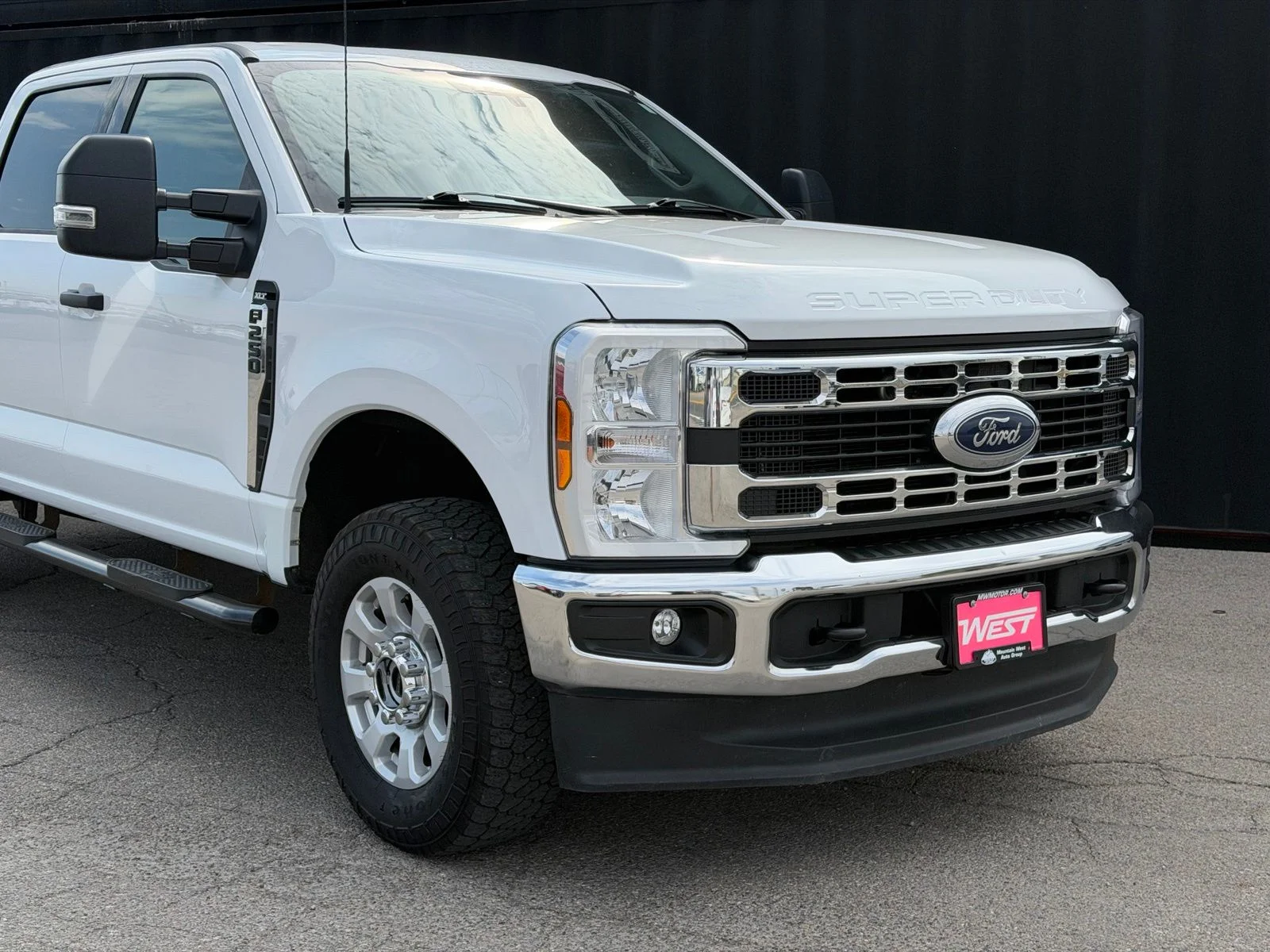 Used 2024 White Ford XLT image 3