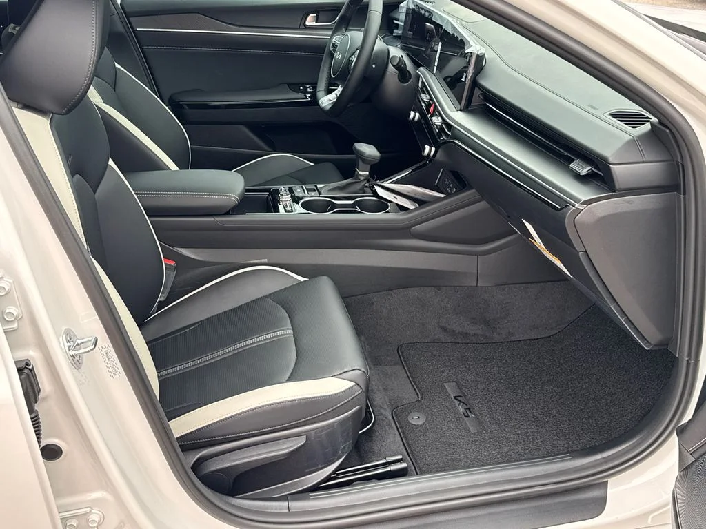 New 2026 Snow White Pearl Kia GT-Line FWD image 13