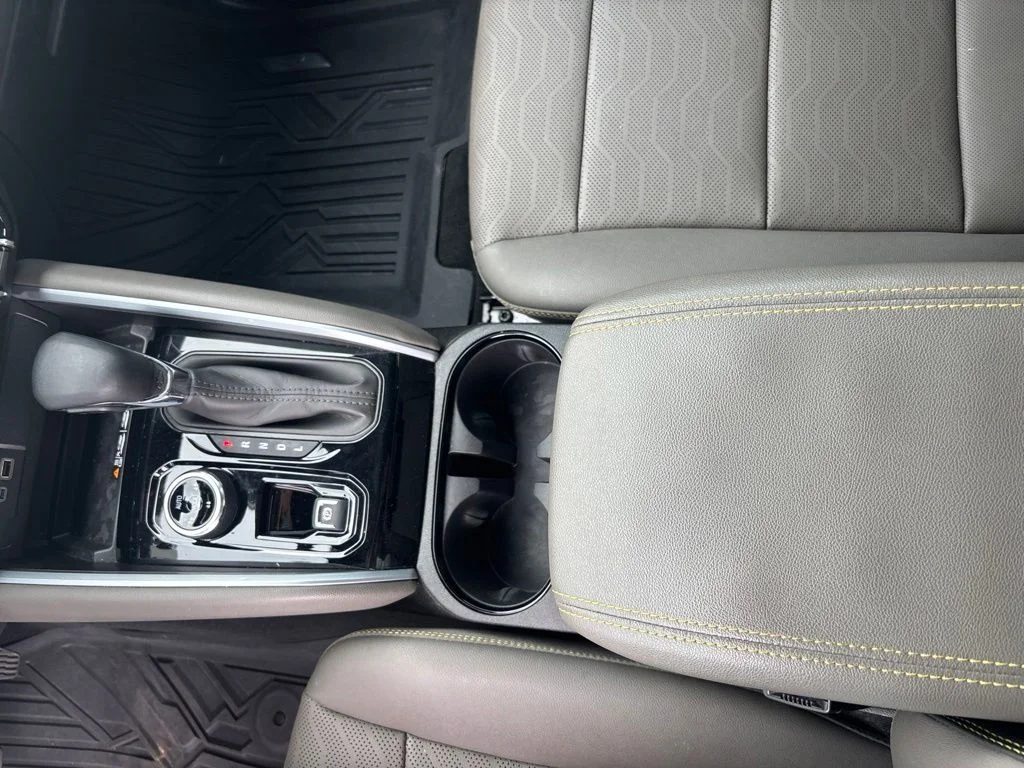 Used 2025 Gray Chevrolet ZR2 image 18