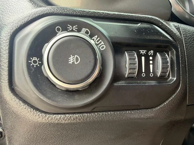 Used 2022 Black Jeep Unlimited Sahara image 27