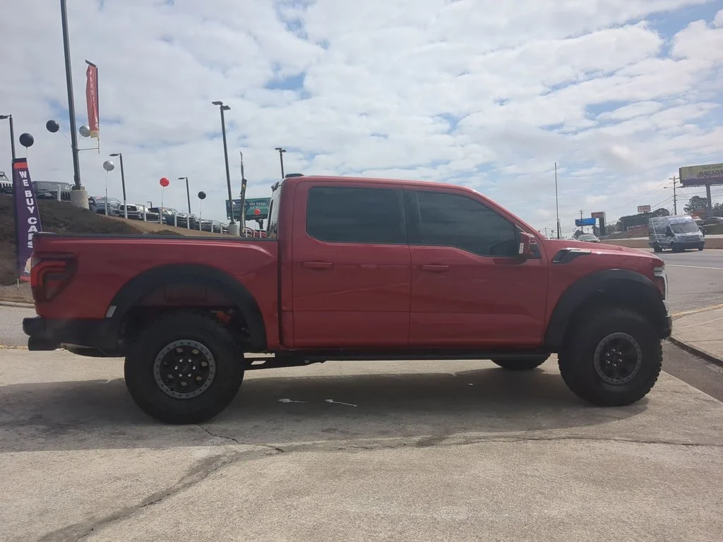Used 2025  Ford Raptor image 4