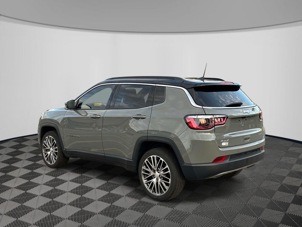 Used 2023 Gray Jeep Limited image 5