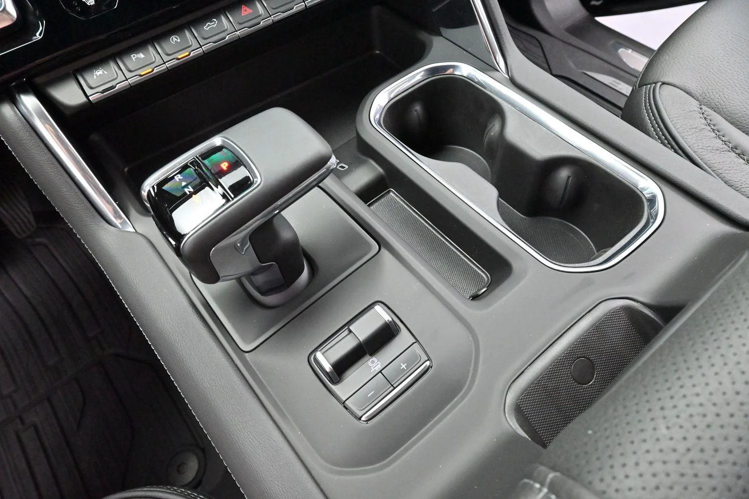 Used 2025 Onyx Black GMC Denali image 26