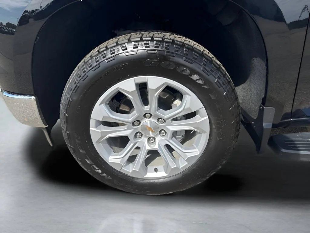 Used 2025 Black Chevrolet LTZ image 29