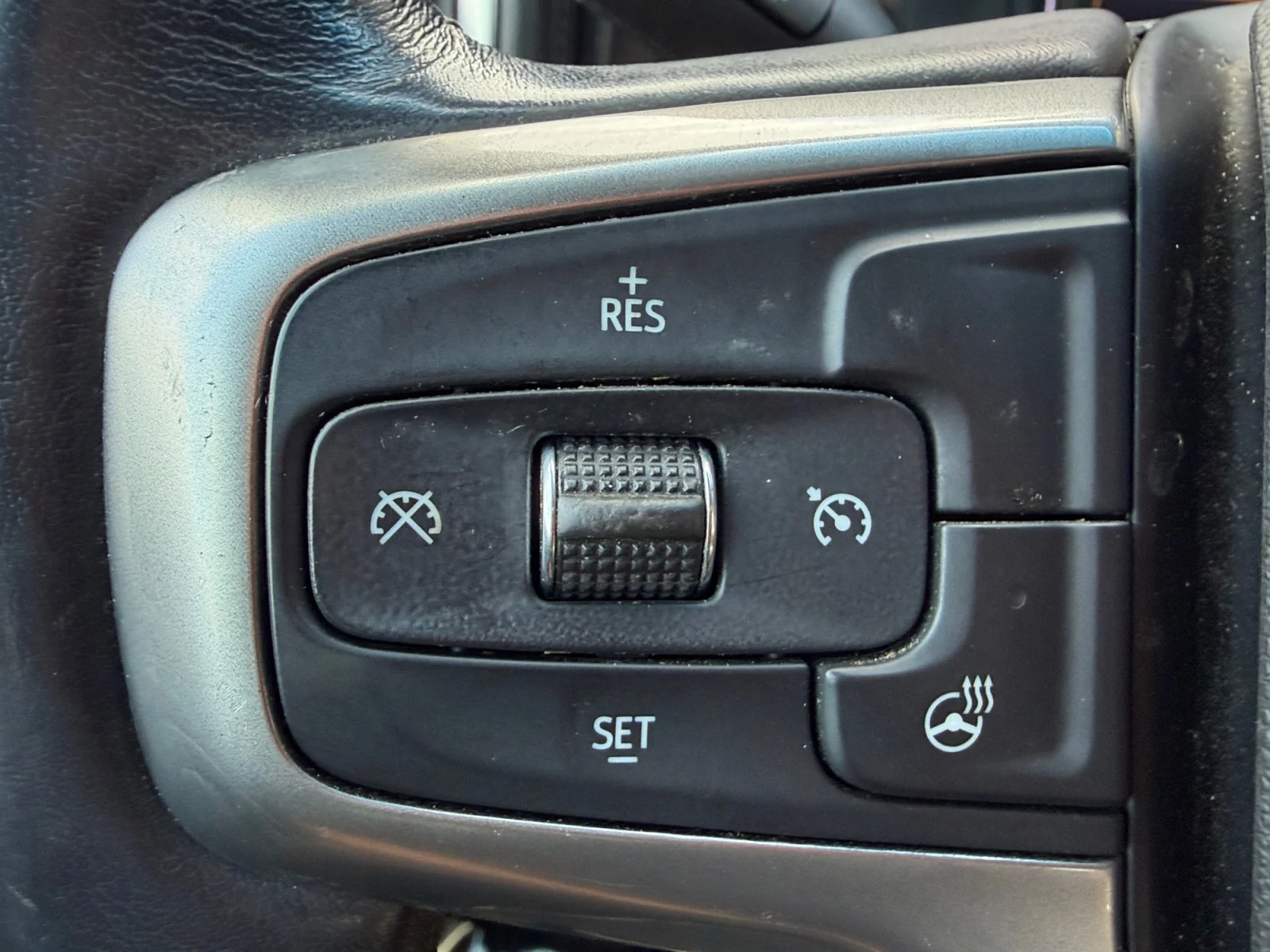 Used 2019 HAVANA BROWN METALLIC Chevrolet LT image 24