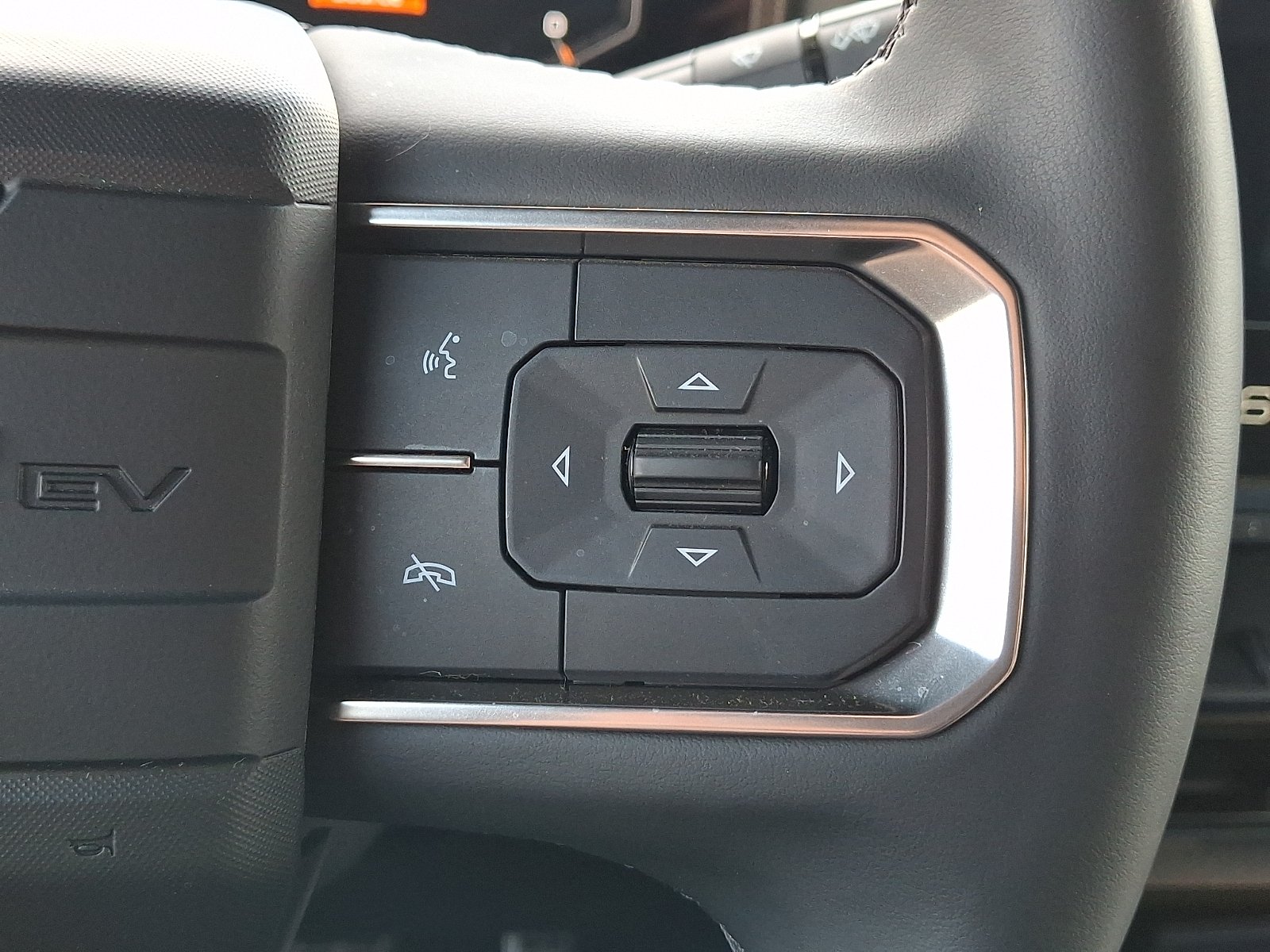 Used 2025 Meteorite Metallic (Grey) - GNO GMC e4WD 3X image 21