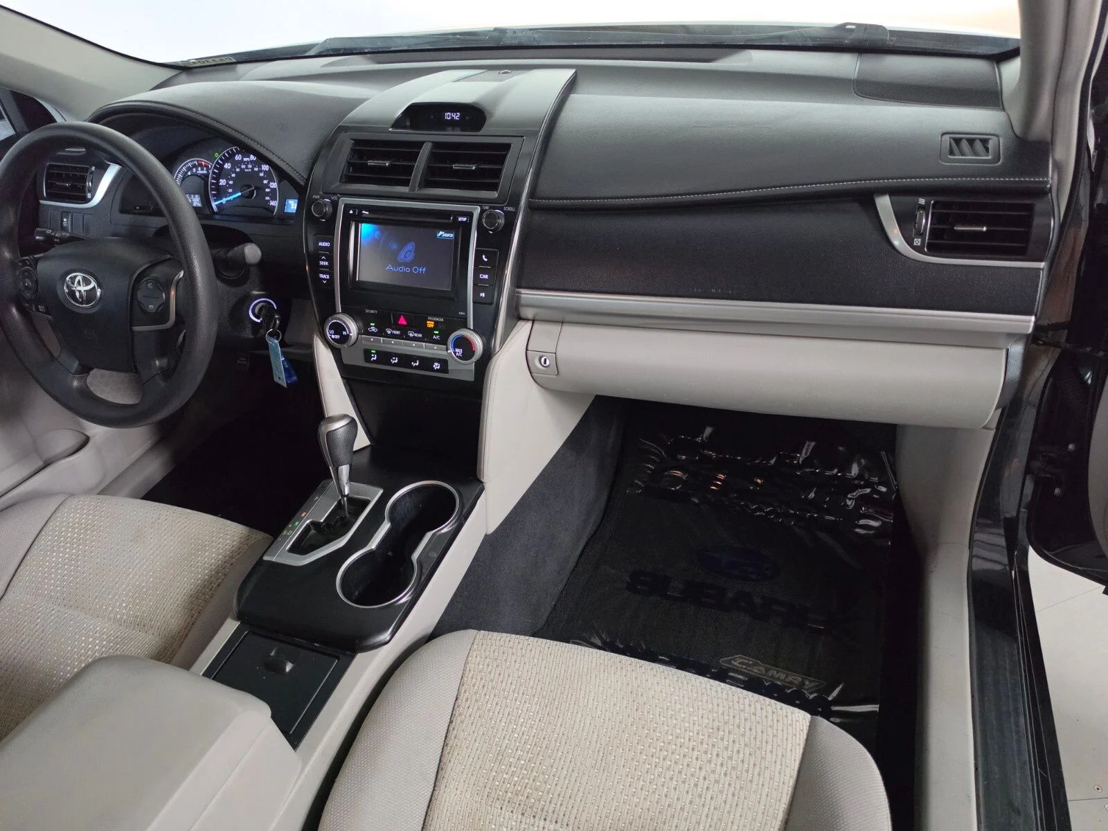 Used 2012 Gray Toyota LE image 21