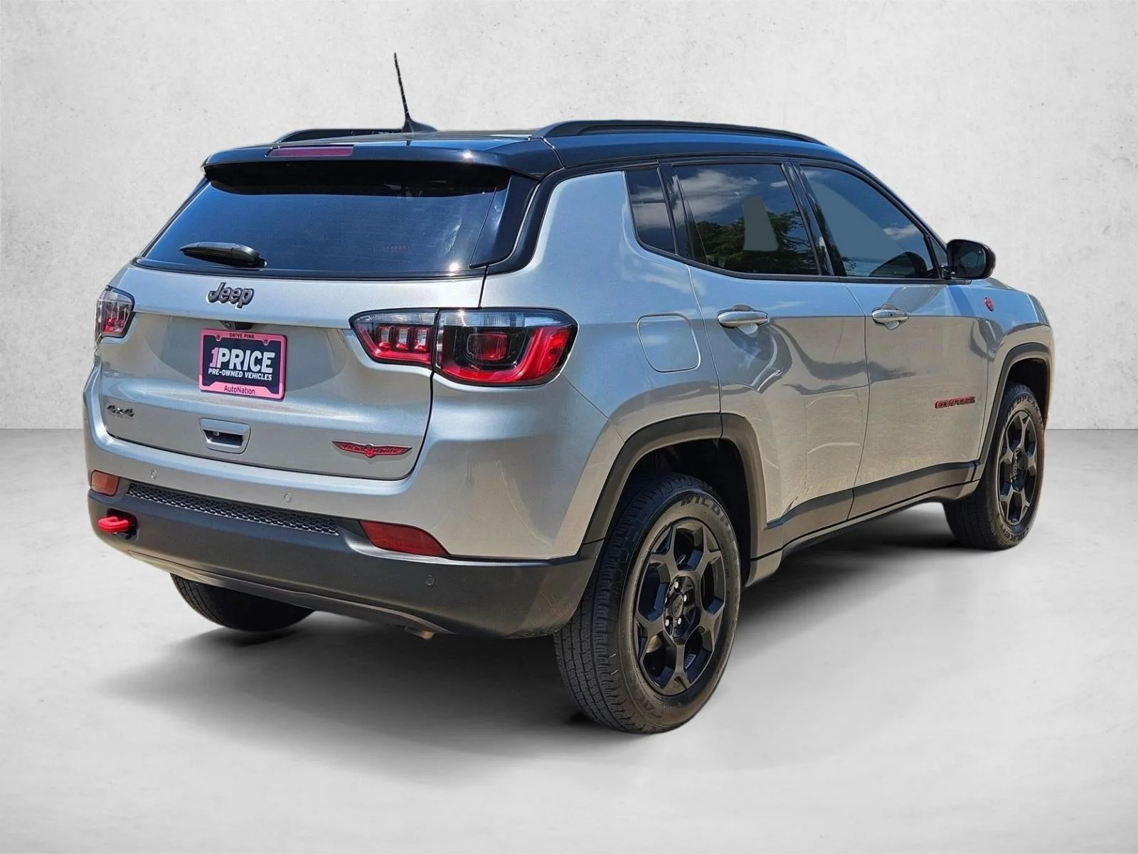 Used 2023 Billet Silver Metallic Clearcoat Jeep Trailhawk image 5