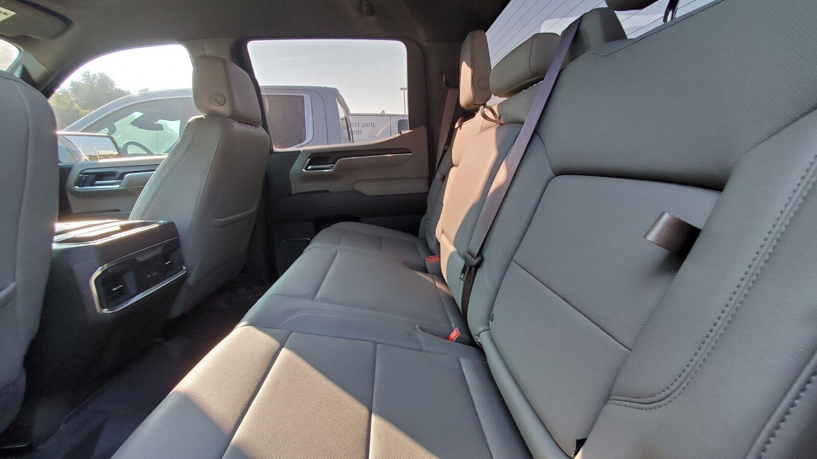 Used 2022 Summit White GMC SLT image 5
