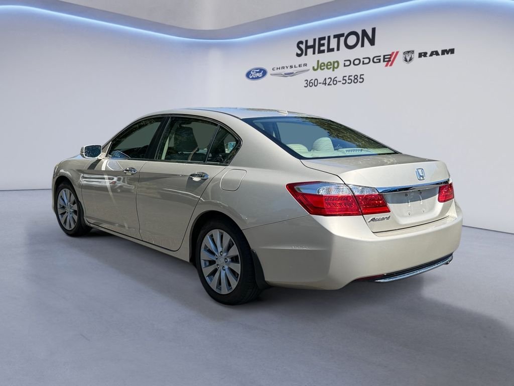 Used 2015 Gold Honda EX-L image 3