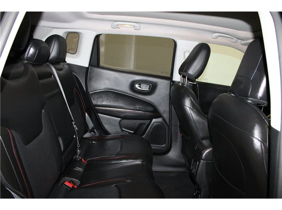 Used 2018 Granite Crystal Metallic Clearcoat Jeep Trailhawk image 22