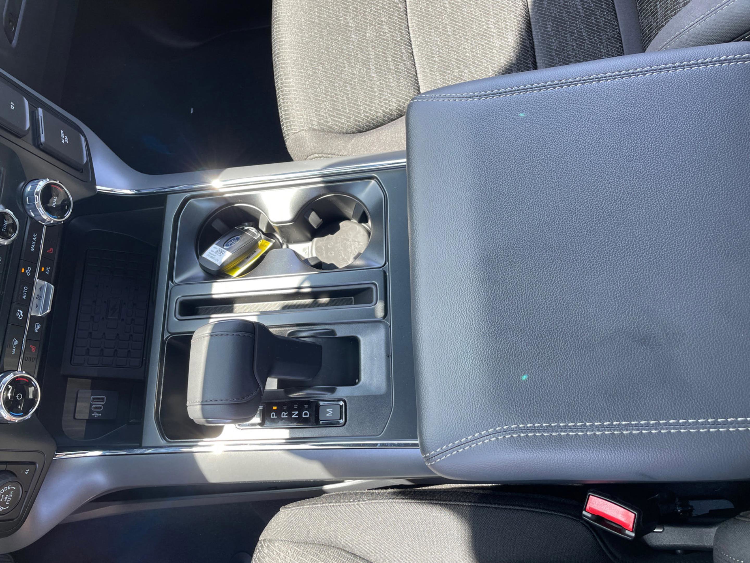 2025 Ford F-150 XLT - Photo 27