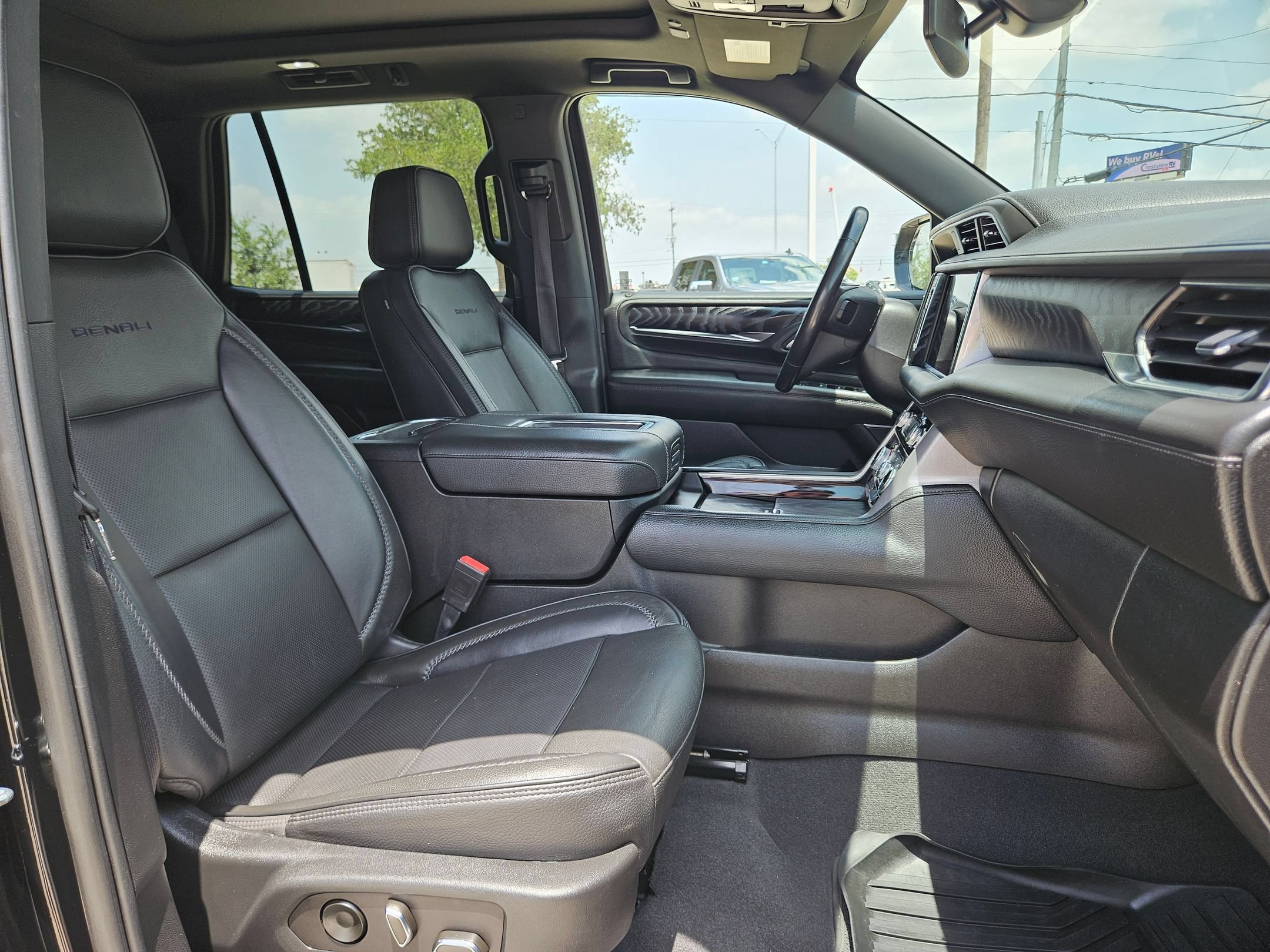 2022 GMC Yukon Denali - Photo 29