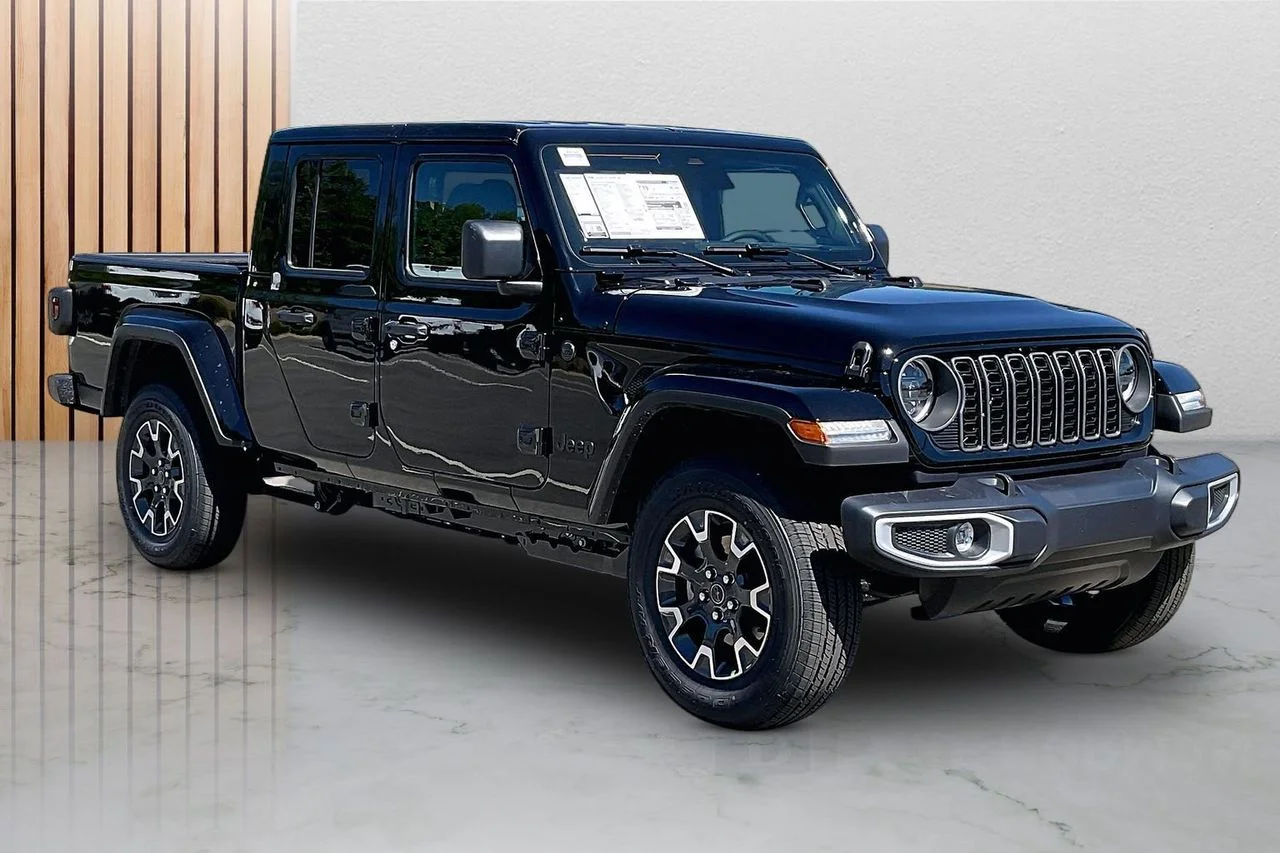 New 2026 Black Clear-Coat Exterior Paint Jeep Sahara image 2
