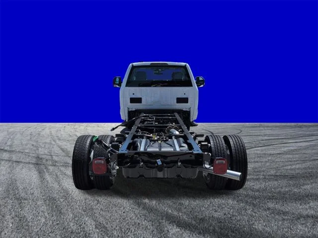 New 2026 Oxford White Ford F-550® XL image 5