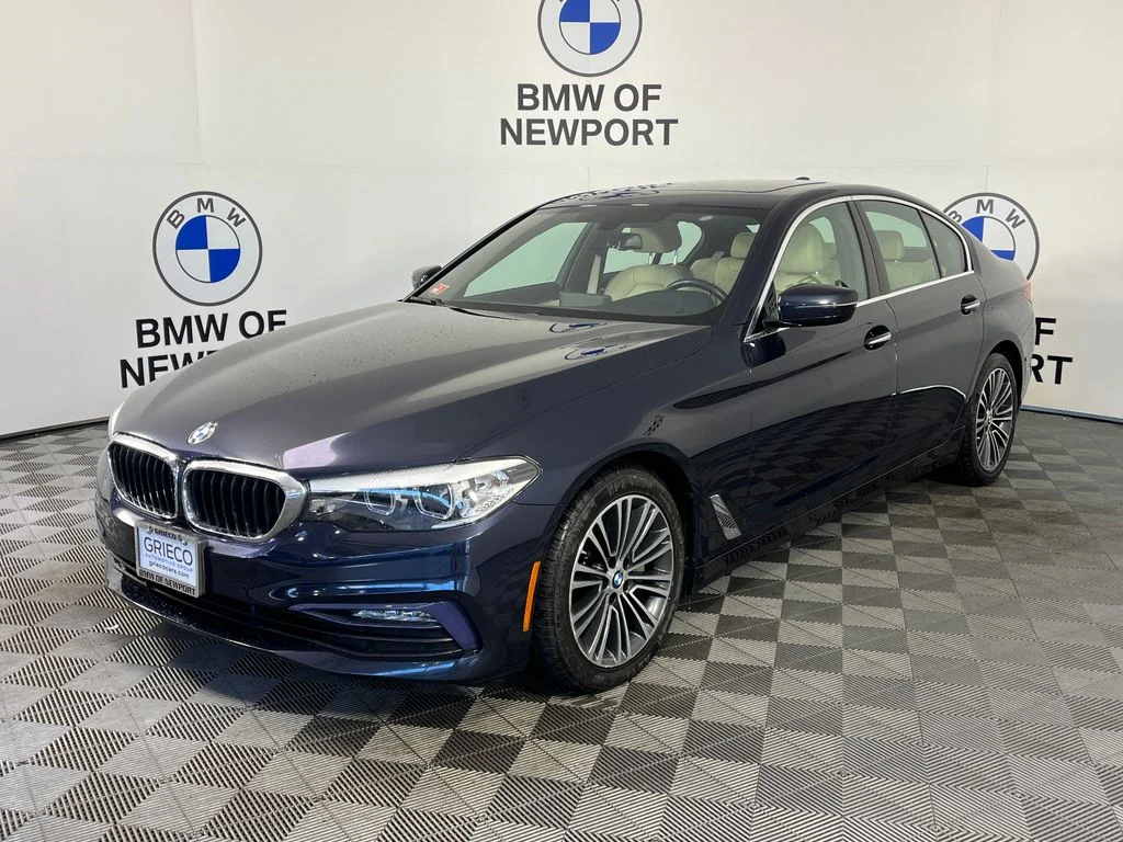 Used 2017 Blue BMW 530i xDrive image 3