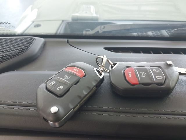 Used 2024  Jeep Sahara 4xe image 6