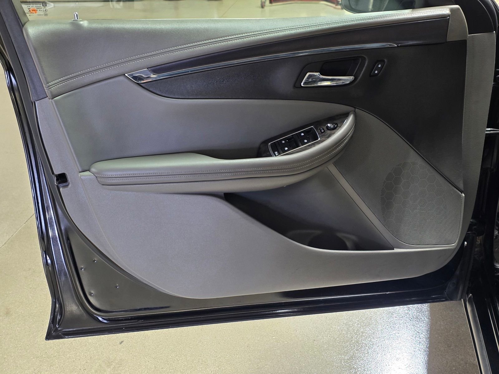 Used 2015 Black Chevrolet LTZ image 20