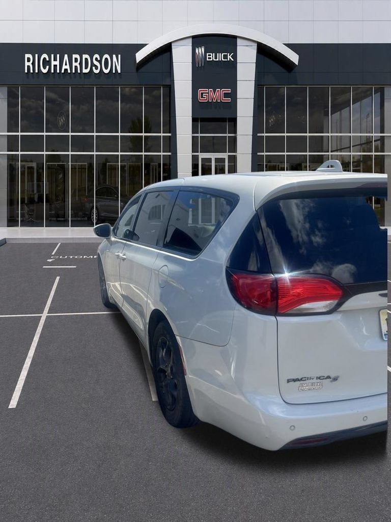 Used 2020 White Chrysler Touring image 16