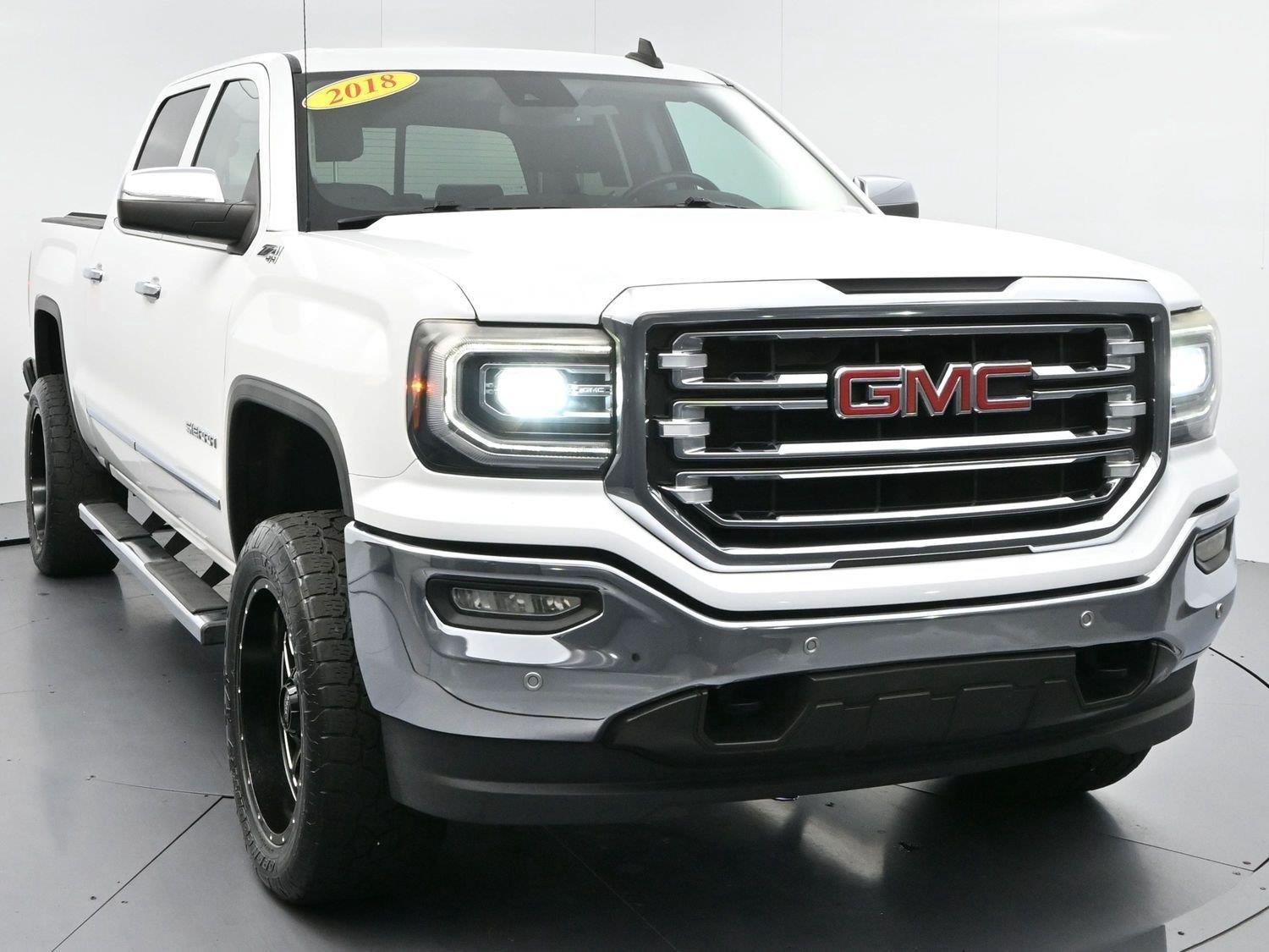 Used 2018 Summit White GMC SLT image 2