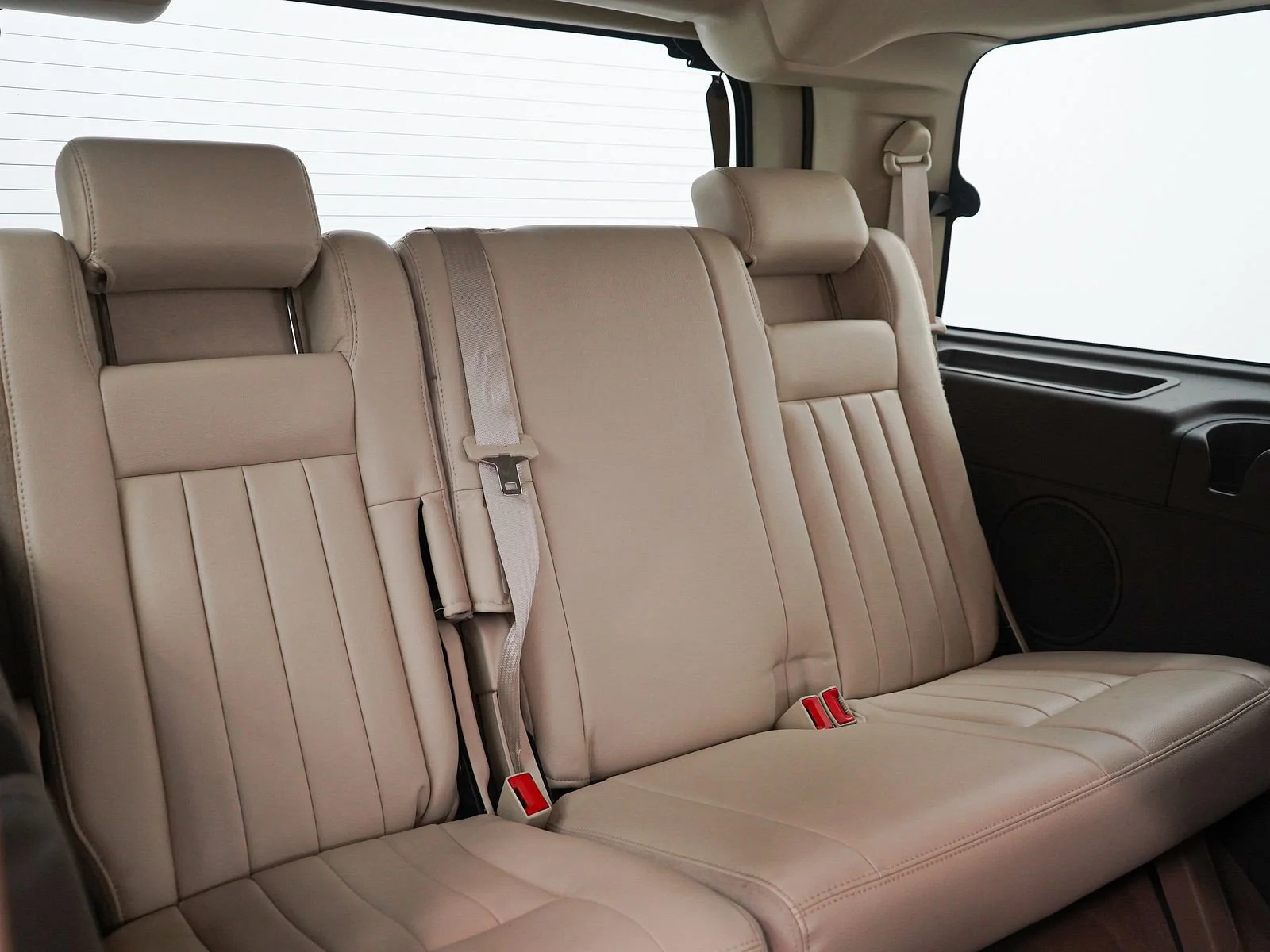 Used 2004 Black Clearcoat Lincoln Ultimate image 13