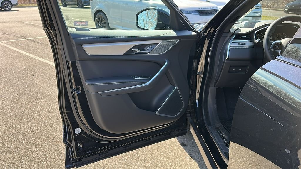 2026 Jaguar F-Pace R-Dynamic S - Photo 8