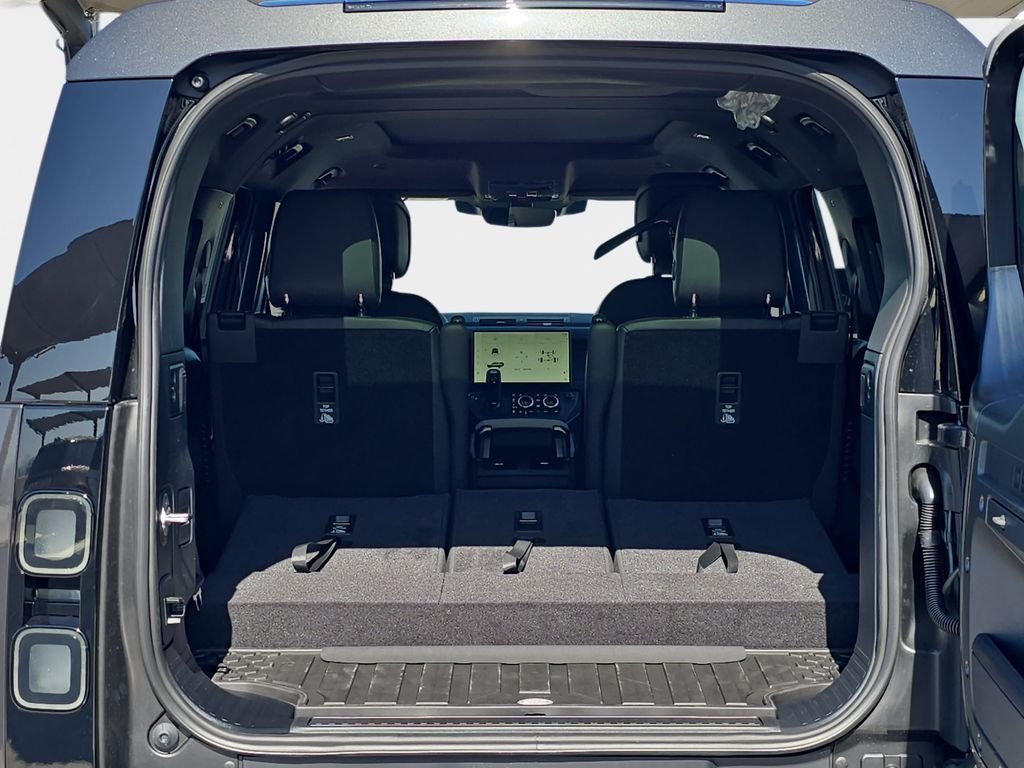 New 2026 Carpathian Grey Land Rover X-Dynamic SE image 12