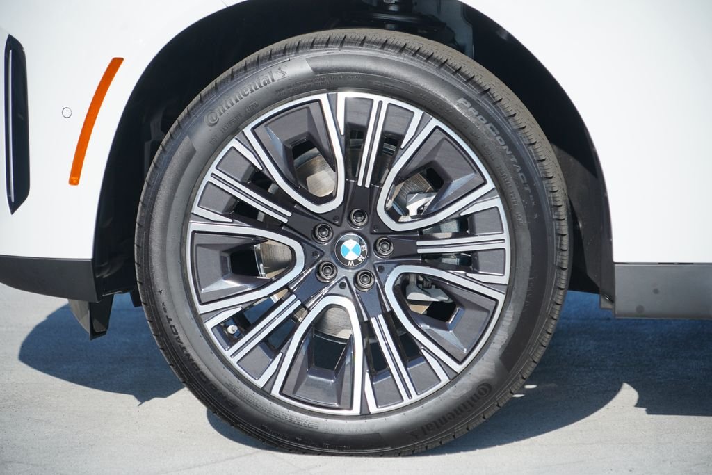 New 2026 Alpine White BMW 30 xDrive image 5